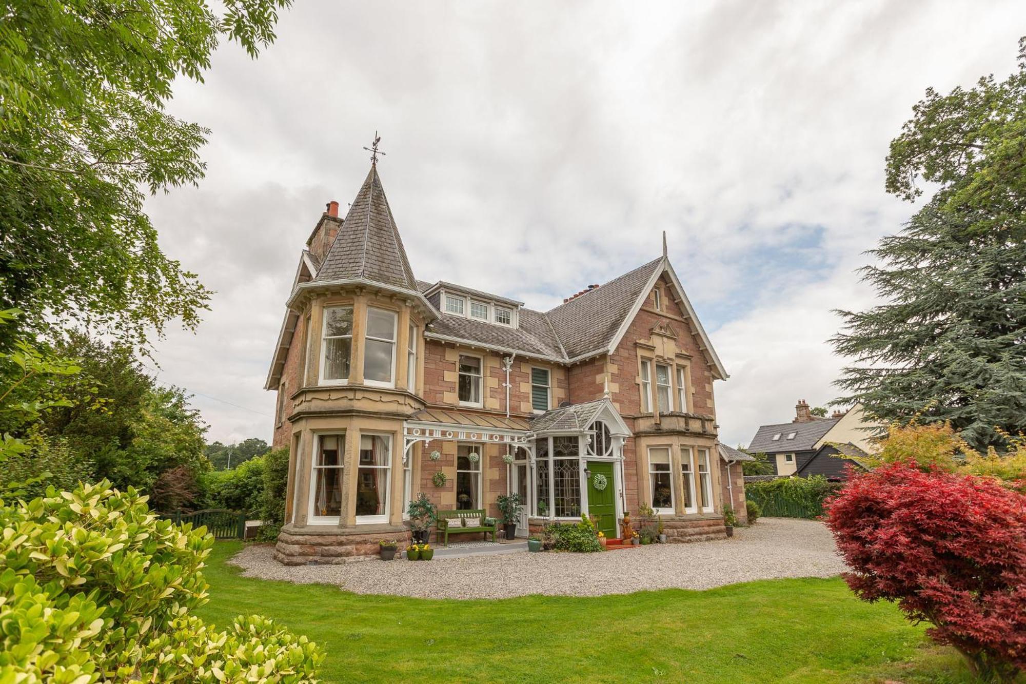 Gasthof Chrialdon House *